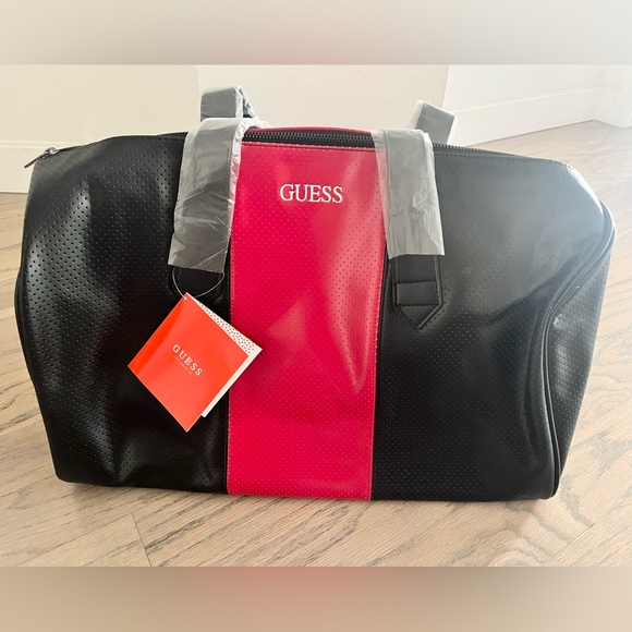 Guess Duffle Bag (New) - Picture 1 of 2